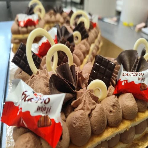 number cake  fruits 3