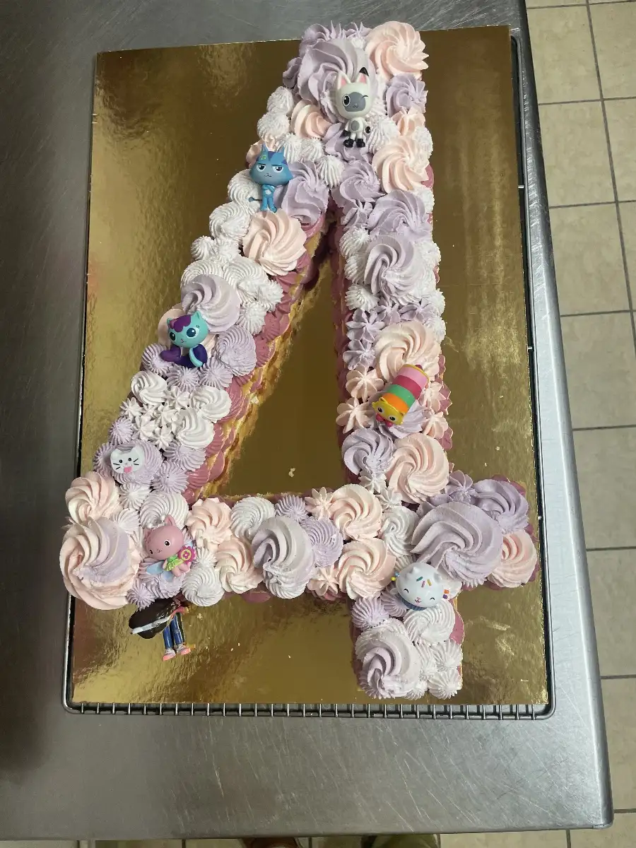 number cake fruits 4