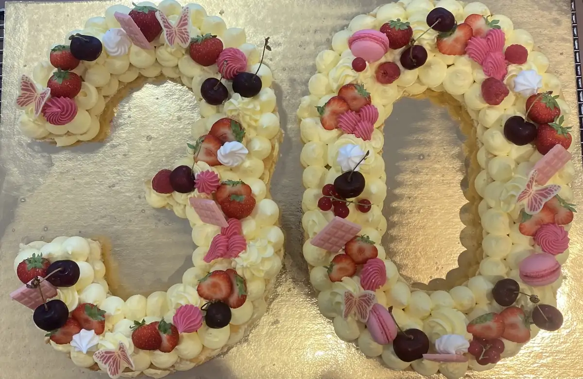 number cake  fruits 3