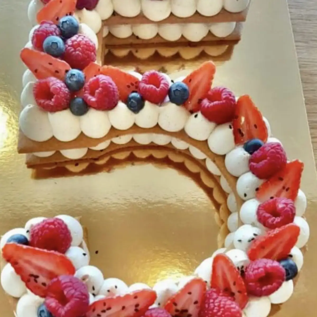 number cake  fruits 5