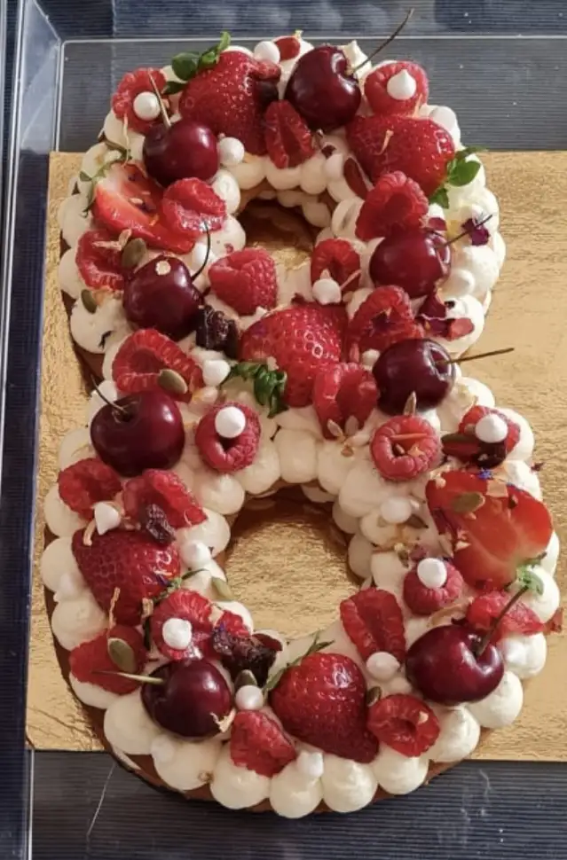 number cake  fruits  8